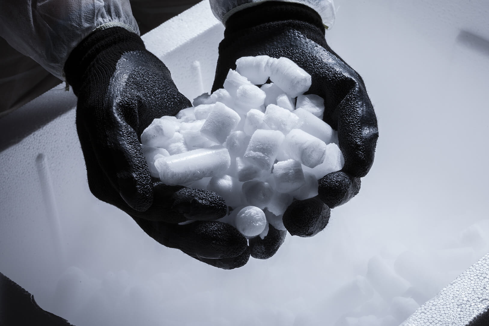 Ahorre dinero utilizando un contenedor térmico en lugar de hielo seco para el transporte de alimentos